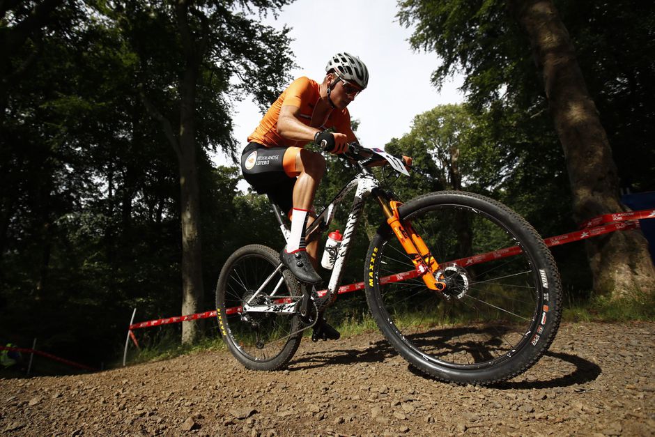 Van der Poel verwacht niet al te veel van mountainbikeseizoen: 'Daarom ga ik tekort schieten'