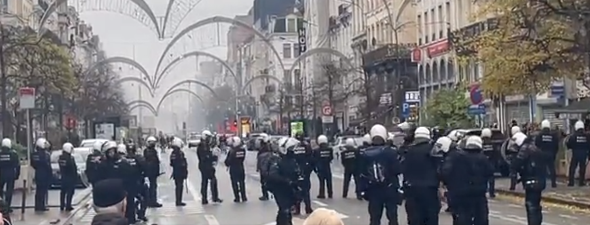 🎥 | Rellen in Brussel na België - Marokko: veel vernieling en vuurwerk ...