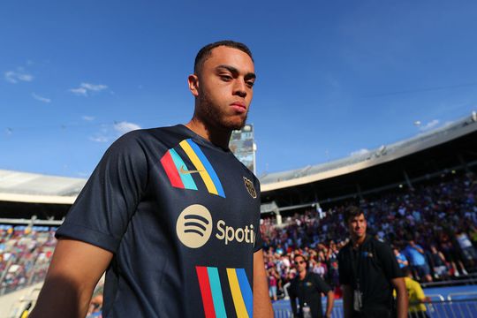 FC Barcelona verhuurt Sergiño Dest aan AC Milan, optie tot koop