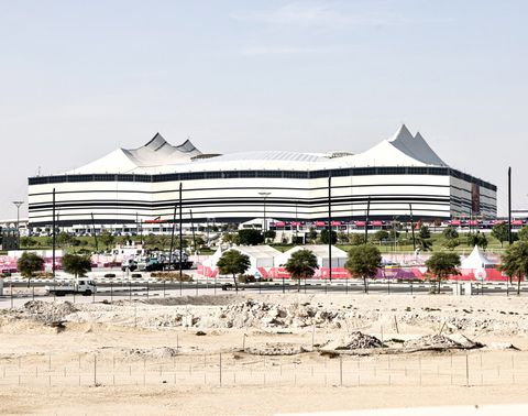 📸 | Doha is nog lang niet klaar voor WK: 'Arbeiders werken dag en nacht in spookstad'