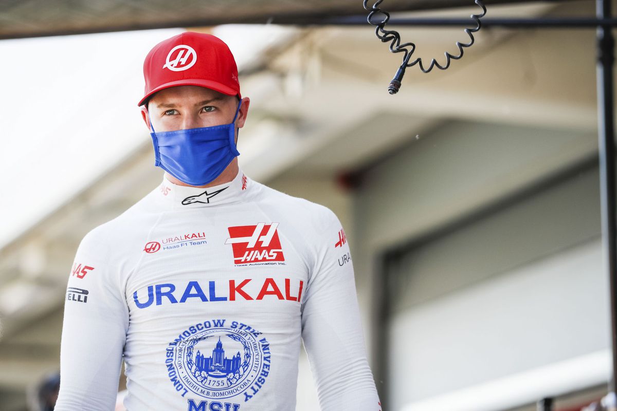 Polletje kapen: 'Mazepin massaal verkozen tot Driver of the Day bij GP Portugal'