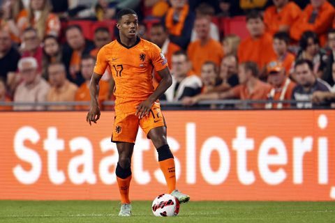 Louis van Gaal vond keuze voor debuterende Tyrell Malacia niet lastig: 'Simpel'