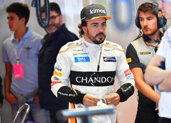 Fernando Alonso niet bij presentatie Alpine F1 vanwege gebroken kaak