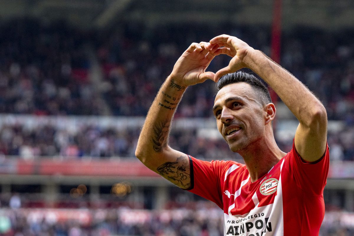 Eran Zahavi vertrekt bij PSV: 'Ik heb een geweldige tijd hier gehad, maar tijd om weg te gaan'