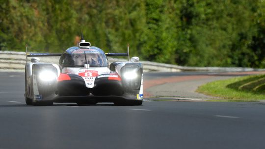 Alonso, Buemi en Nakajima winnen met Toyota de 24 uur van Le Mans