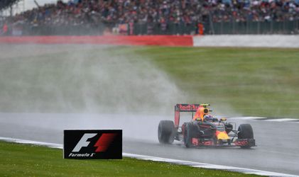 Verstappen wil 'heerlijke Britse regen' voor inhaalacties op Silverstone