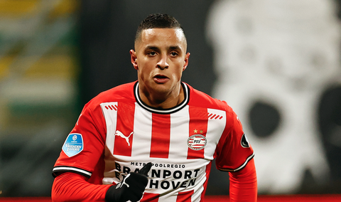 Ihattaren na PSV-uitschakeling meteen druk bezig met feliciteren van Ajacieden