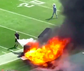 NFL-duel letterlijk 'on fire': speaker naast het veld ontploft en vliegt in de fik (video's)