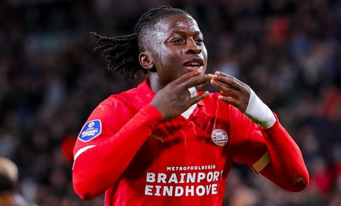 PSV geeft Johan Bakayoko een nieuw en verbeterd contract vanwege sterk seizoen