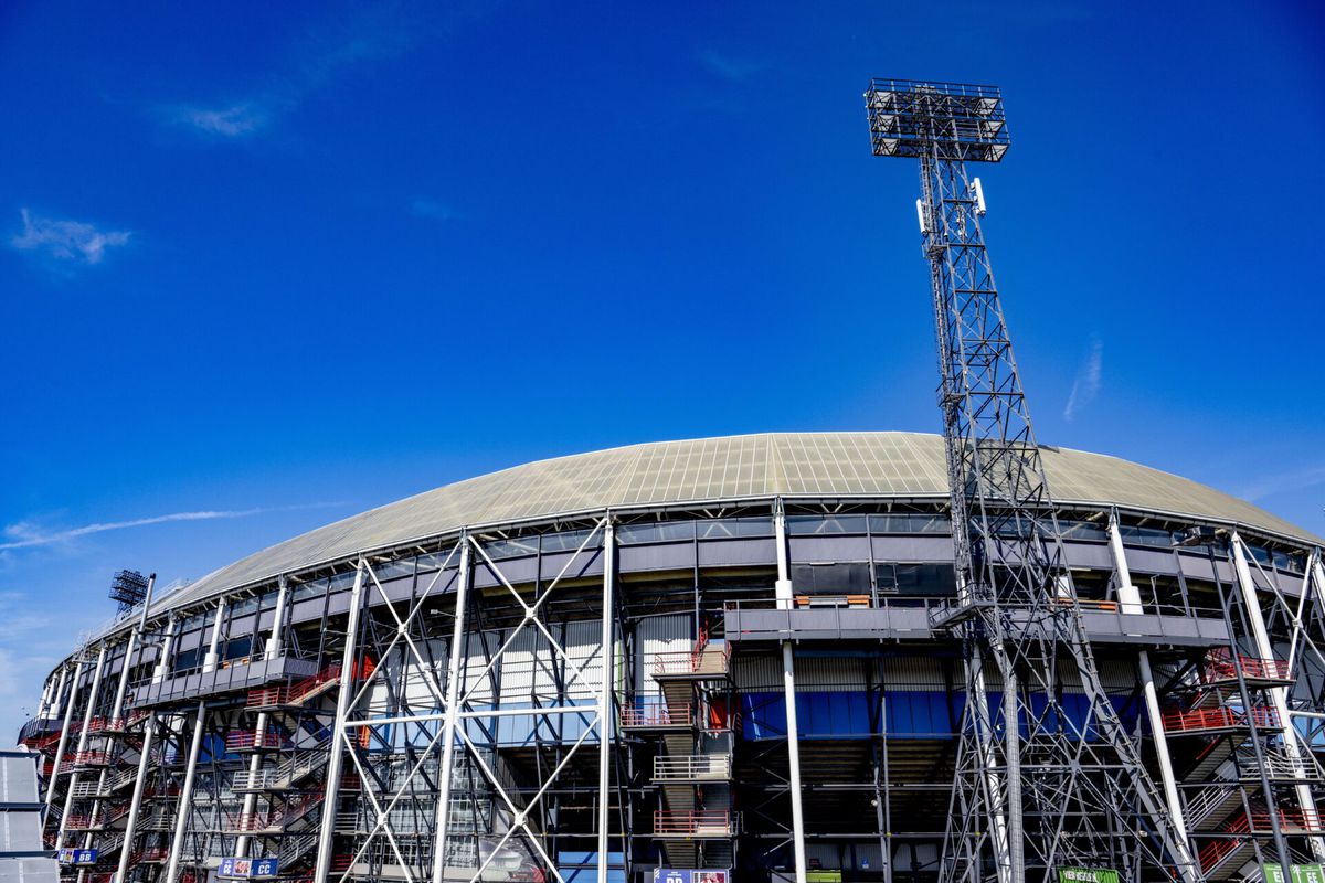 Voorafgaand aan Nederland - Gibraltar voor het eerst lichtshow in De Kuip