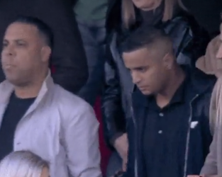 🎥 | Opvallende toeschouwer bij Almere City - Ajax: Mohamed Ihattaren op tribune