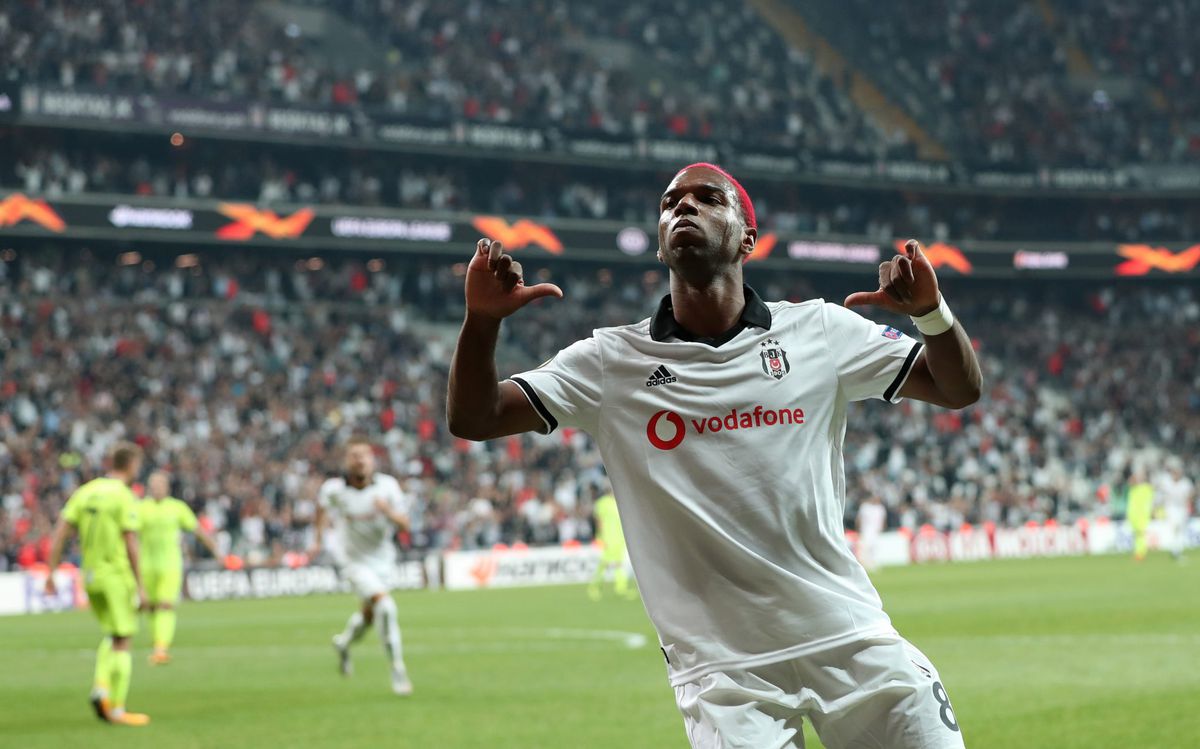 Europa League: Willems pakt rood, Promes geeft voetballes en Babel en Lens scoren (video's)