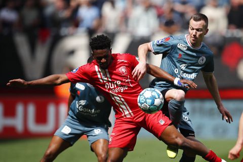 Gigantische strijd in Grolsch Veste onbeslist: FC Twente en Sparta houden elkaar in evenwicht