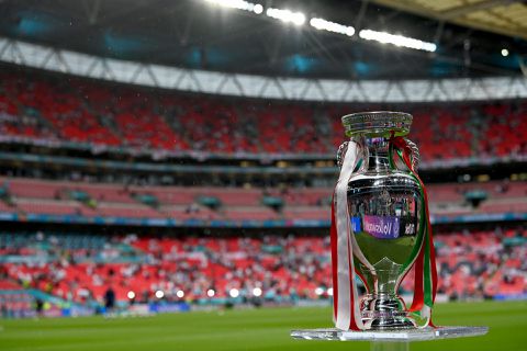 Zoveel toeschouwers zitten er in Wembley bij de EK-finale