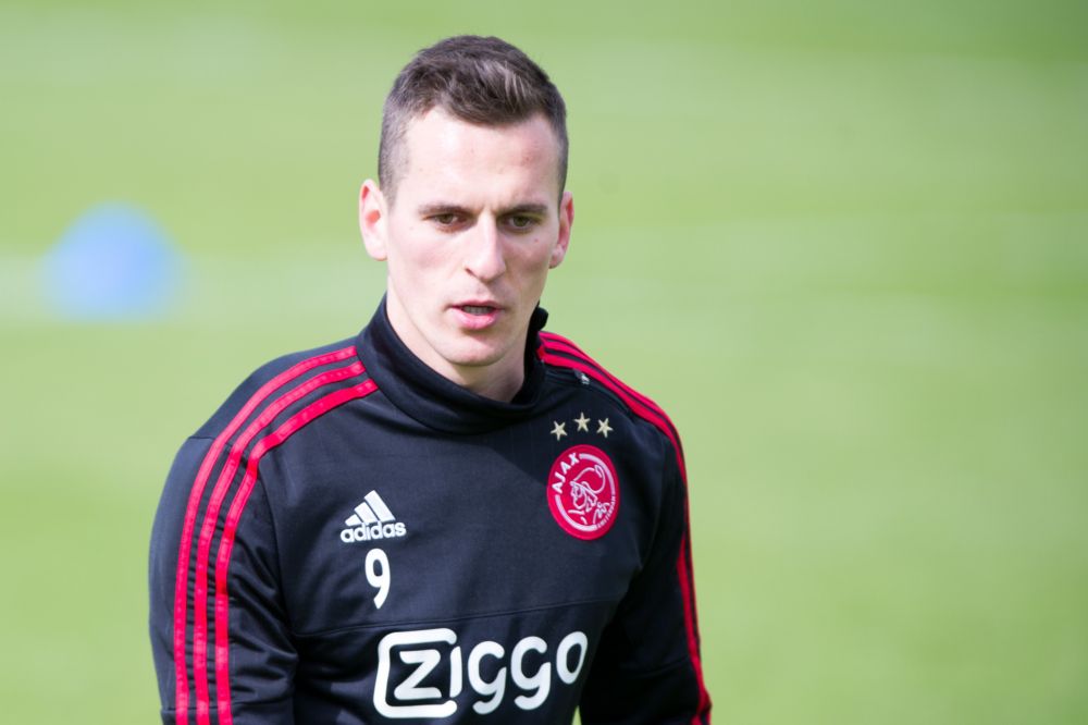 'Ajax heeft lijst met 15 vervangers van Milik klaar'