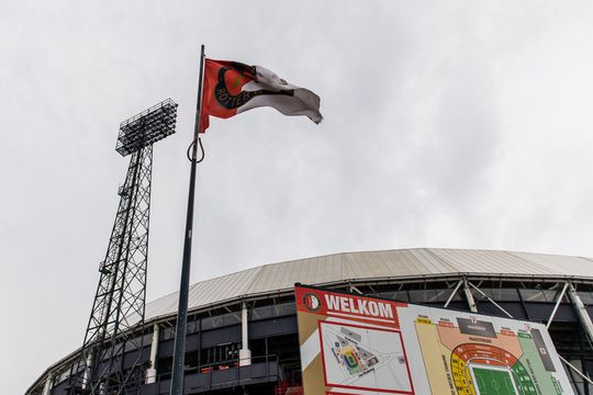 🎥 | Feyenoord-fan bij 1e training: '020 mag blij zijn dat corona kwam'