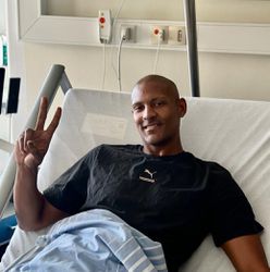 Sébastien Haller succesvol geopereerd vanwege tumor: 'Hartelijk dank voor de steun'