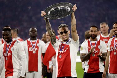 Feest bij Ajax: selectie vliegt na Vitesse-uit naar Curaçao