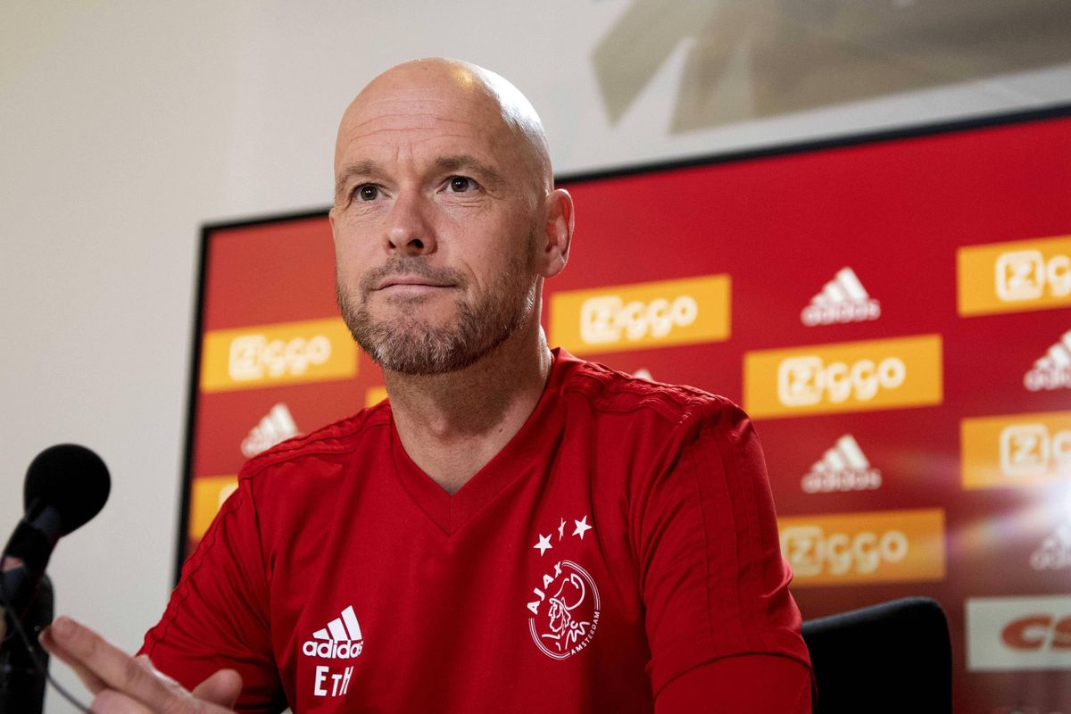 Ten Hag denkt dat Spurs de favoriet is: 'Zeker als je naar de financiële verhoudingen kijkt'