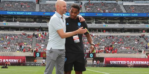 Basisdebutant Timber ziet zijn Arsenal met 2-0 onderuit gaan tegen United van oud-trainer Ten Hag