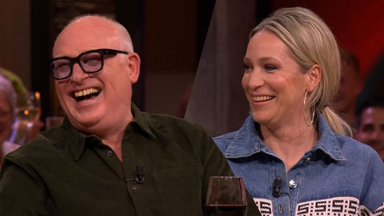 🎥 | Johan Derksen over nieuw contract Hélène Hendriks: 'Mét een dildo voor jou'