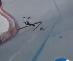 🎥 | Auw! Letse skiër maakt smakkerd op hoge snelheid op WK alpineskiën