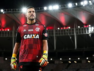 Groots afscheid voor Júlio César in Maracaná-stadion (video's)