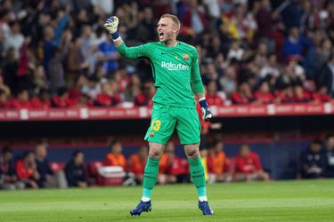 De ontlading bij Cillessen en zijn verdedigers na de voorassist bij de 1-0 (video)