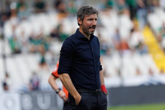 Mark van Bommel verliest voor de 1e keer met Royal Antwerp