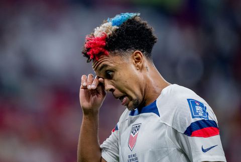 📸 | Rattenstaartjes, gekke kleuren, kapotte tondeuses: dit zijn de mafste WK-kapsels ooit