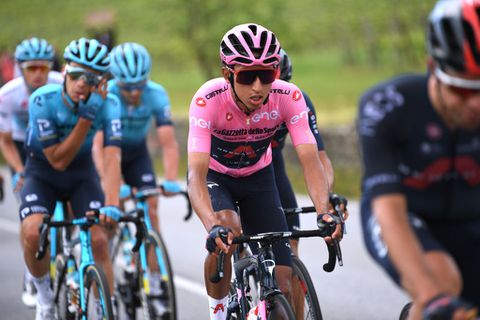 Favorieten nemen halve rustdag in 12e Giro-rit, dagzege voor vroege vluchter Vendrame