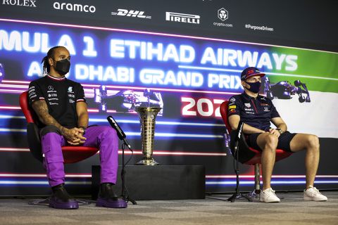 F1-journalist: 'Hamilton gaat beter met de druk om dan Verstappen'