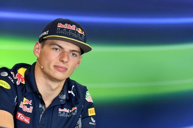 Verstappen in eerste training Hongarije langzamer dan Mercedessen en Ricciardo