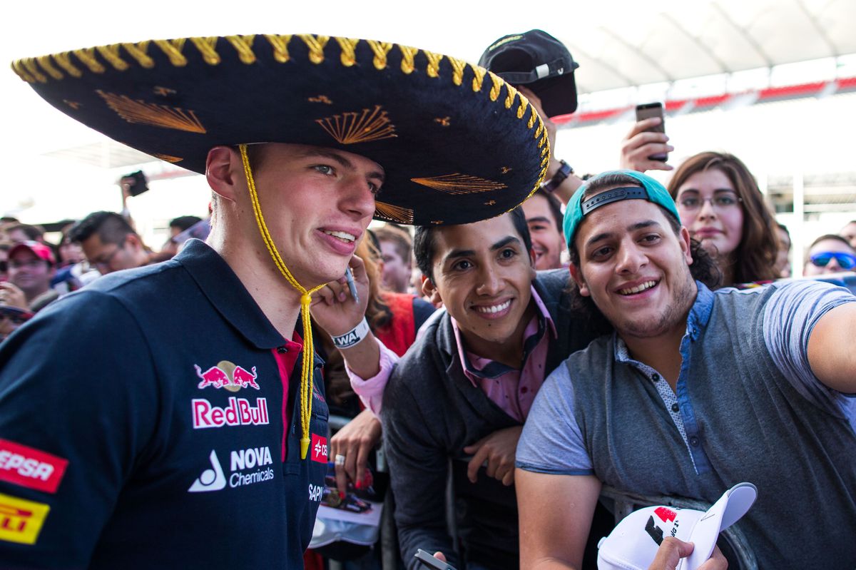 Verstappen wil glad circuit in Mexico: We moeten een regendans doen!