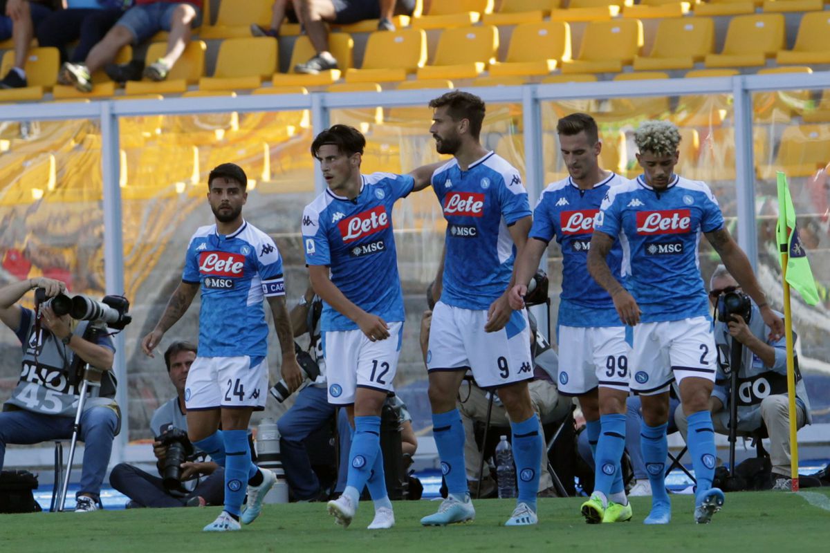 Napoli trekt Europese topvorm door in Serie A met winst bij Lecce
