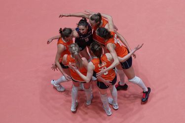 🎥 | Volleybalsters winnen weer in Nations League, Polen dit keer het slachtoffer