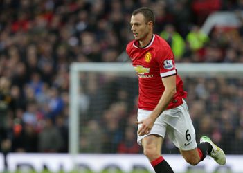 Oud-bekende Jonny Evans tekent mini-contract bij Manchester United