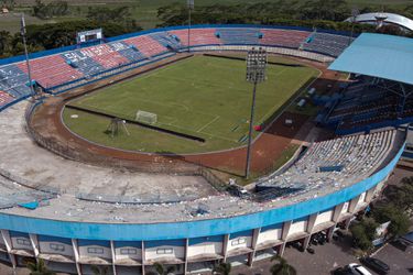 Indonesisch stadion van dodelijke voetbalramp wordt gesloopt