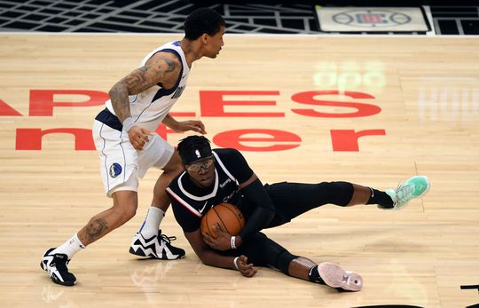 🏀🎥 | LA Clippers met 1e thuiszege door in play-offs van NBA