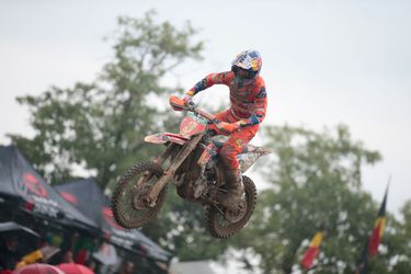 🎥 | Fotoshoot motorcrosser Jeffrey Herlings gaat fout: wereldkampioen moet start seizoen missen