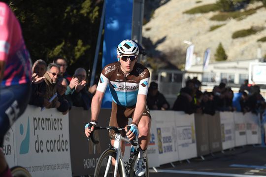 Tour: Fransman met Nederlandse opa en oma wint lekkere bergetappe, Dumoulin haakt af