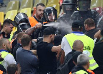 Slowakije, Hongarije en Roemenië duel zonder fans door racisme