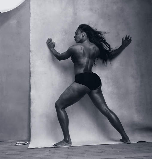 Serena Williams poseert naakt voor kalender met maatje meer