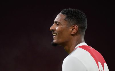 Waarom Sébastien Haller amper lacht op het veld, ook niet als-ie scoort