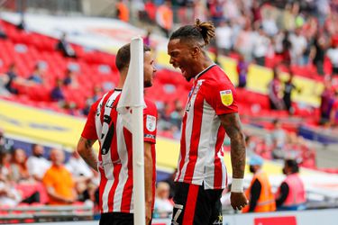 Brentford trakteert fans in Wembley op promotie naar de Premier League