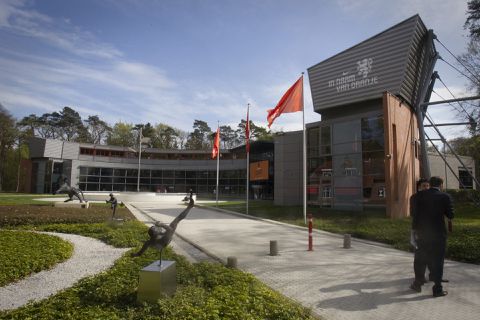 'Gewoon' voetbal in Eredivisie en Keuken Kampioen Divisie: competities niet stilgelegd