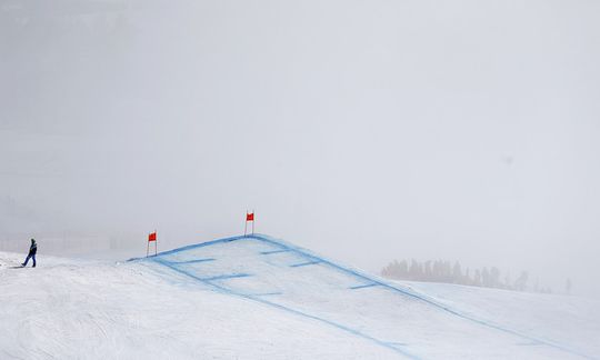 Start koningsnummer WK alpineskiën uitgesteld door mist