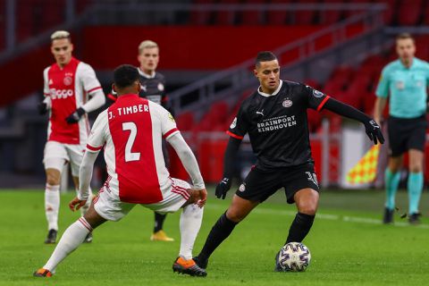 Dit zijn de opstellingen van PSV en Ajax