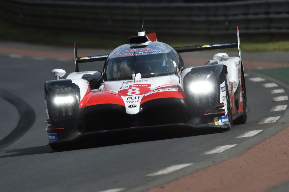 Team van Alonso zet Toyota #8 op pole voor Le Mans