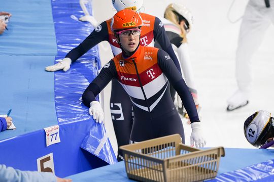🎥 | Suzanne Schulting in tranen na WK shorttrack: 'Het team heeft mij er echt doorheen gesleept'
